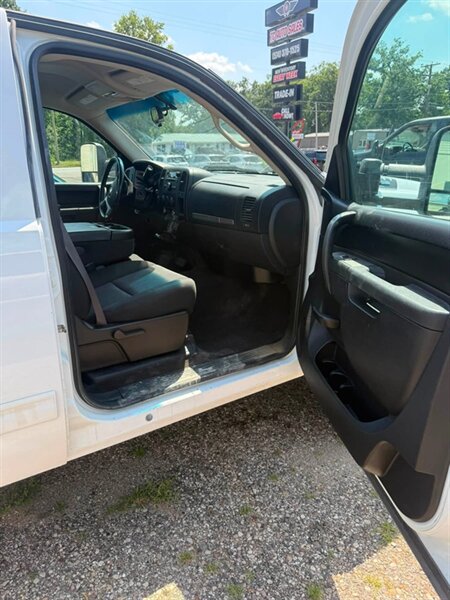 2013 Chevrolet Silverado 2500 LT - Photo 11 - Elkhart, IN 46514