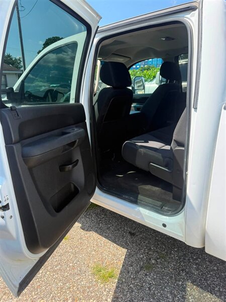 2013 Chevrolet Silverado 2500 LT - Photo 8 - Elkhart, IN 46514