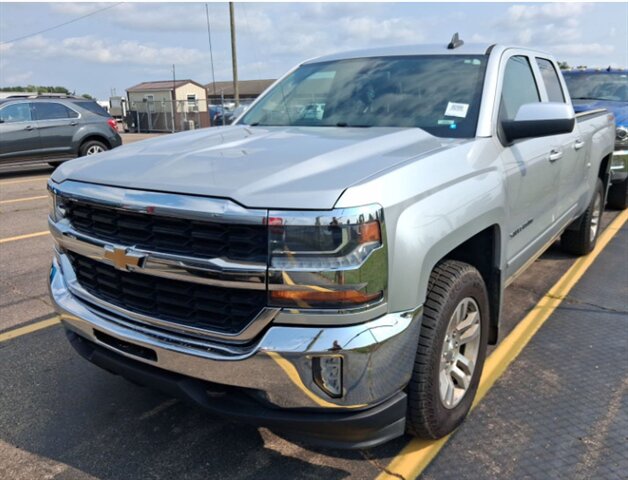 2018 Chevrolet Silverado 1500 LT - Photo 4 - Elkhart, IN 46514