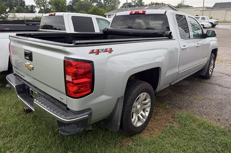 2018 Chevrolet Silverado 1500 LT - Photo 9 - Elkhart, IN 46514