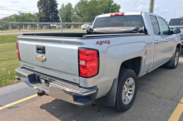 2018 Chevrolet Silverado 1500 LT - Photo 2 - Elkhart, IN 46514