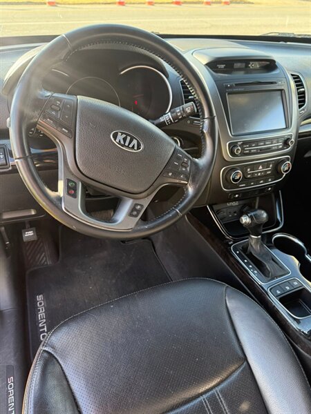 2014 Kia Sorento SX - Photo 8 - Elkhart, IN 46514