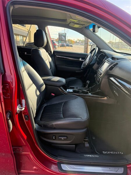 2014 Kia Sorento SX - Photo 15 - Elkhart, IN 46514