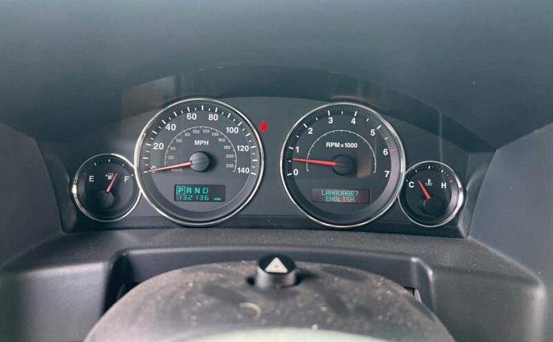 2006 Jeep Commander - Photo 16 - Elkhart, IN 46514