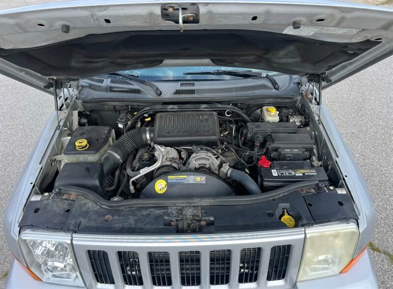 2006 Jeep Commander - Photo 20 - Elkhart, IN 46514