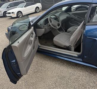 1999 Ford Mustang   - Photo 6 - Elkhart, IN 46514
