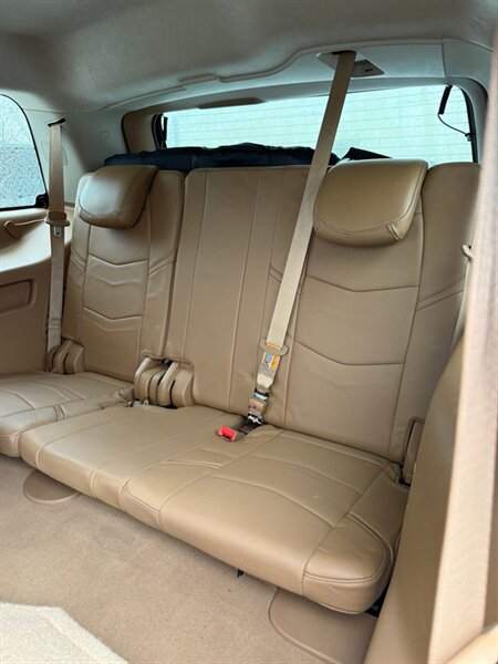 2015 Cadillac Escalade Platinum - Photo 17 - Elkhart, IN 46514