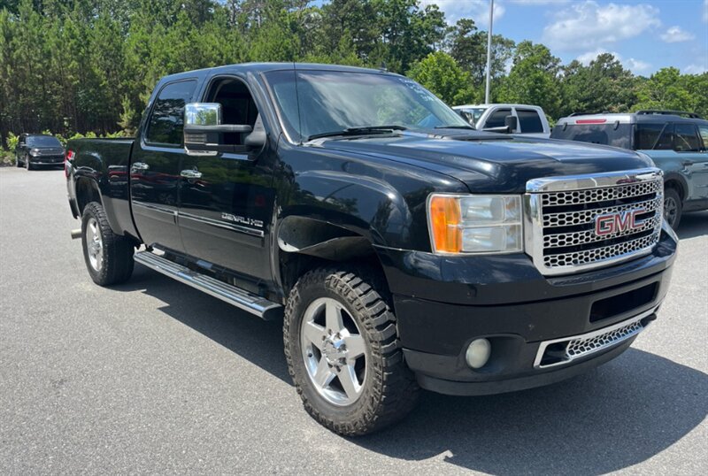 2011 GMC Sierra 2500 Denali - Photo 10 - Elkhart, IN 46514