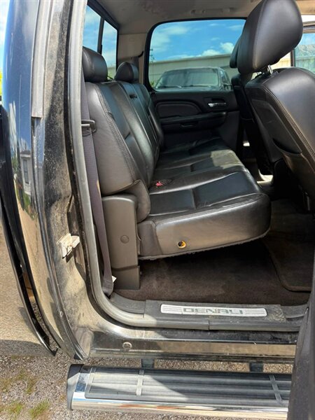 2011 GMC Sierra 2500 Denali - Photo 25 - Elkhart, IN 46514