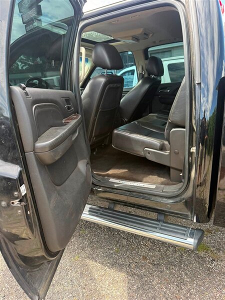 2011 GMC Sierra 2500 Denali - Photo 21 - Elkhart, IN 46514