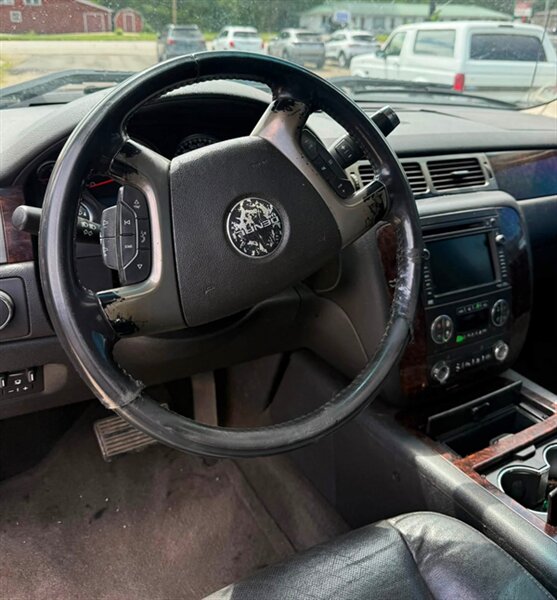 2011 GMC Sierra 2500 Denali - Photo 16 - Elkhart, IN 46514