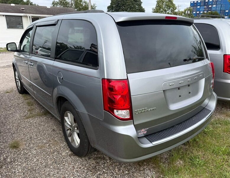 2014 Dodge Grand Caravan SXT - Photo 4 - Elkhart, IN 46514
