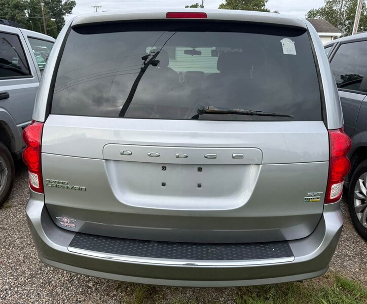 2014 Dodge Grand Caravan SXT - Photo 8 - Elkhart, IN 46514