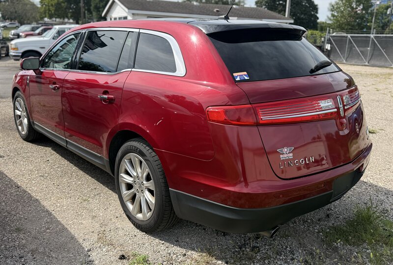 2014 Lincoln MKT Ecoboost - Photo 6 - Elkhart, IN 46514