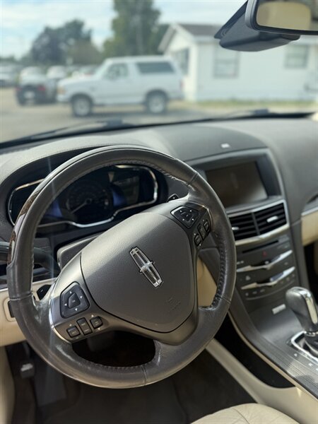 2014 Lincoln MKT Ecoboost - Photo 13 - Elkhart, IN 46514