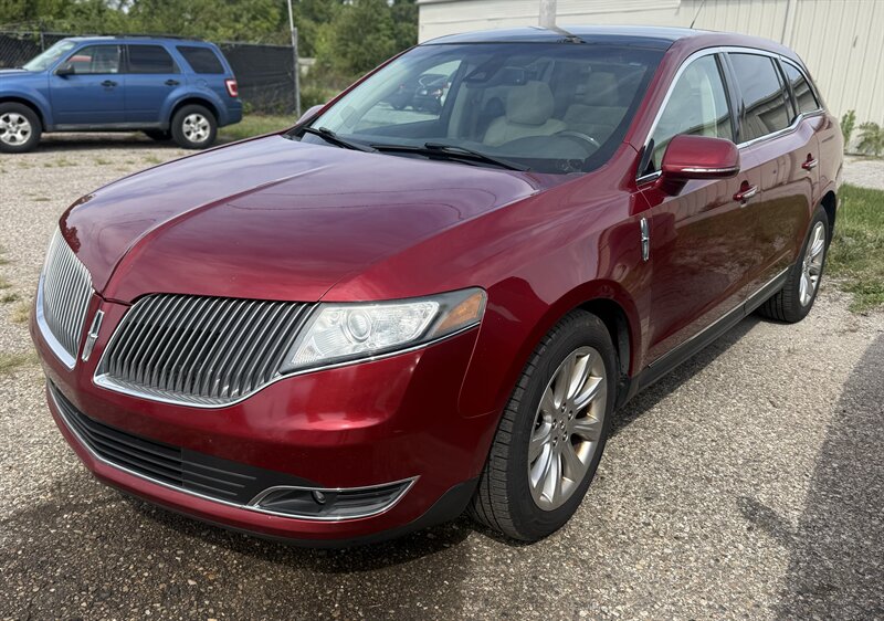 2014 Lincoln MKT Ecoboost - Photo 5 - Elkhart, IN 46514