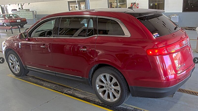2014 Lincoln MKT Ecoboost - Photo 4 - Elkhart, IN 46514