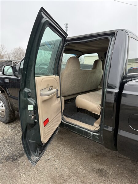 2002 Ford F-350 Super Duty XL - Photo 12 - Elkhart, IN 46514