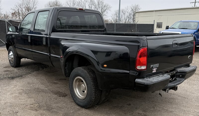 2002 Ford F-350 Super Duty XL - Photo 4 - Elkhart, IN 46514
