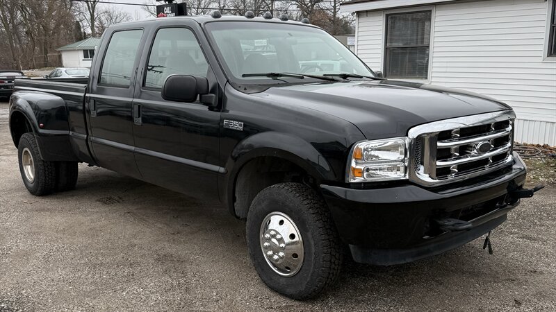 2002 Ford F-350 Super Duty XL - Photo 2 - Elkhart, IN 46514