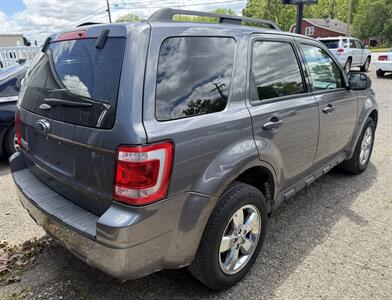 2011 Ford Escape XLT   - Photo 3 - Elkhart, IN 46514