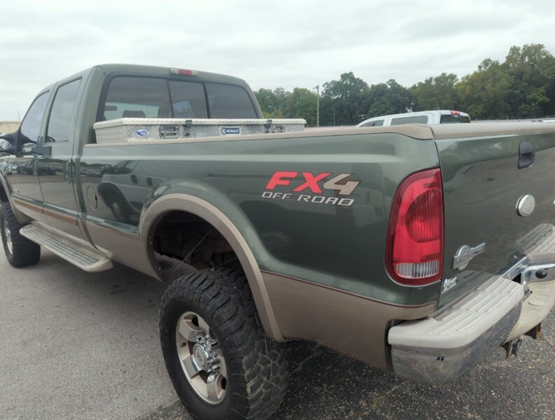 2004 Ford F-350 Super Duty King Ranch - Photo 3 - Elkhart, IN 46514
