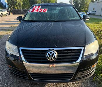 2007 Volkswagen Passat   - Photo 3 - Elkhart, IN 46514