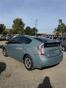 2013 Toyota Prius Base Hatchback   - Photo 8 - Elkhart, IN 46514