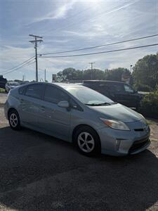 2013 Toyota Prius Base Hatchback   - Photo 2 - Elkhart, IN 46514