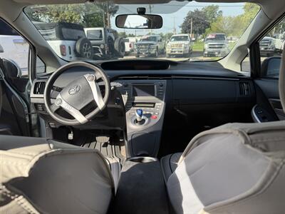 2013 Toyota Prius Base Hatchback   - Photo 17 - Elkhart, IN 46514