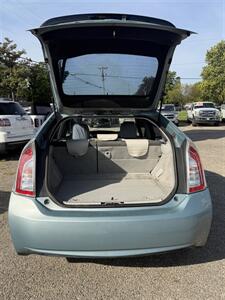 2013 Toyota Prius Base Hatchback   - Photo 10 - Elkhart, IN 46514