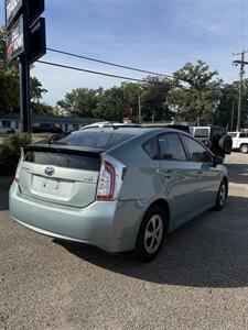 2013 Toyota Prius Base Hatchback   - Photo 4 - Elkhart, IN 46514