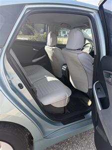 2013 Toyota Prius Base Hatchback   - Photo 13 - Elkhart, IN 46514