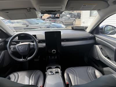 2021 Ford Mustang Mach-E Premium   - Photo 8 - Elkhart, IN 46514