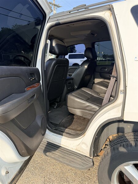 2013 Chevrolet Tahoe LT - Photo 23 - Elkhart, IN 46514