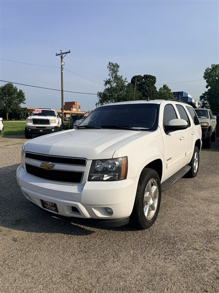 2013 Chevrolet Tahoe LT - Photo 13 - Elkhart, IN 46514