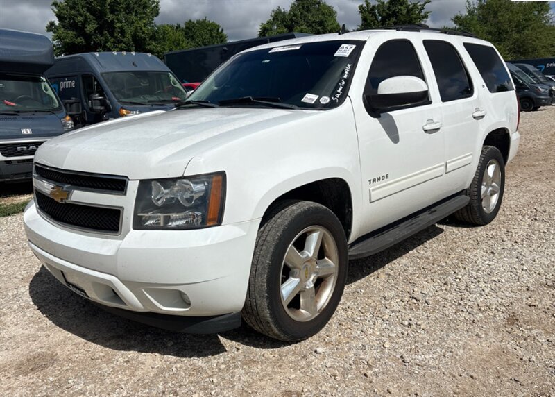 2013 Chevrolet Tahoe LT - Photo 8 - Elkhart, IN 46514