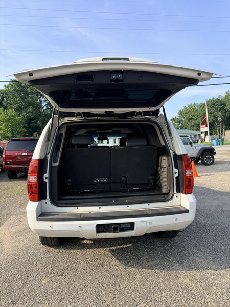 2013 Chevrolet Tahoe LT - Photo 17 - Elkhart, IN 46514