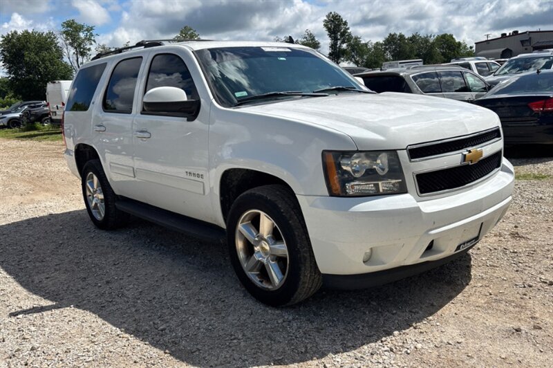 2013 Chevrolet Tahoe LT - Photo 6 - Elkhart, IN 46514