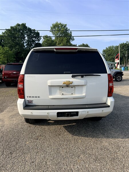 2013 Chevrolet Tahoe LT - Photo 16 - Elkhart, IN 46514
