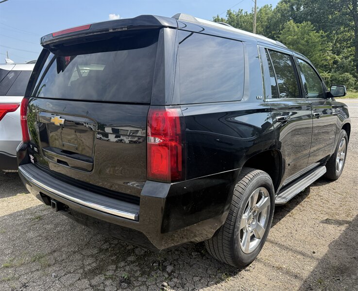 2015 Chevrolet Tahoe LTZ - Photo 3 - Elkhart, IN 46514