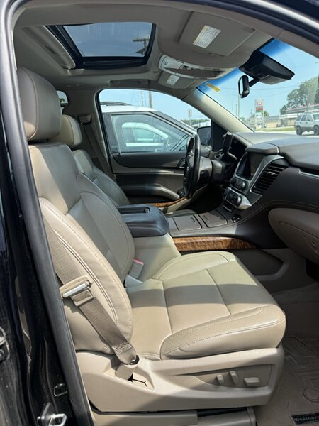 2015 Chevrolet Tahoe LTZ - Photo 11 - Elkhart, IN 46514