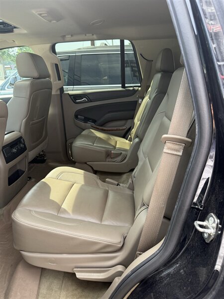 2015 Chevrolet Tahoe LTZ - Photo 8 - Elkhart, IN 46514