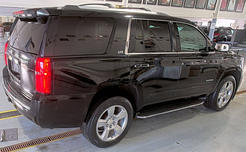 2015 Chevrolet Tahoe LTZ - Photo 16 - Elkhart, IN 46514