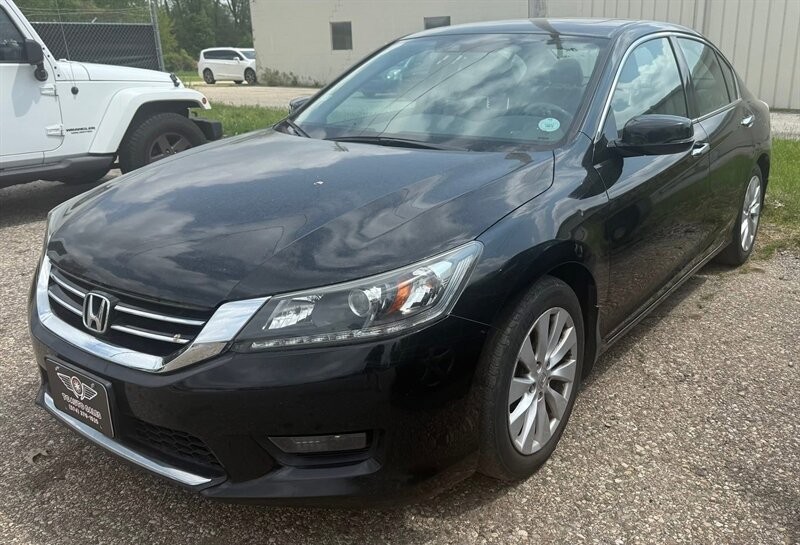2014 Honda Accord EX-L V6 w/Navi - Photo 1 - Elkhart, IN 46514