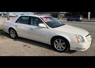 2010 Cadillac DTS Platinum   - Photo 1 - Elkhart, IN 46514