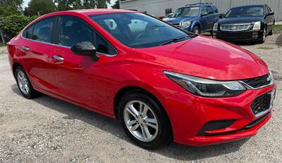 2017 Chevrolet Cruze LT Auto   - Photo 2 - Elkhart, IN 46514