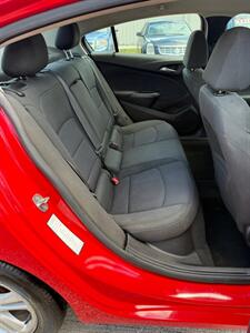 2017 Chevrolet Cruze LT Auto   - Photo 16 - Elkhart, IN 46514