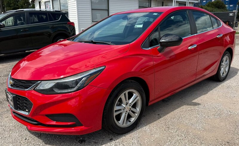 2017 Chevrolet Cruze LT Auto - Photo 1 - Elkhart, IN 46514