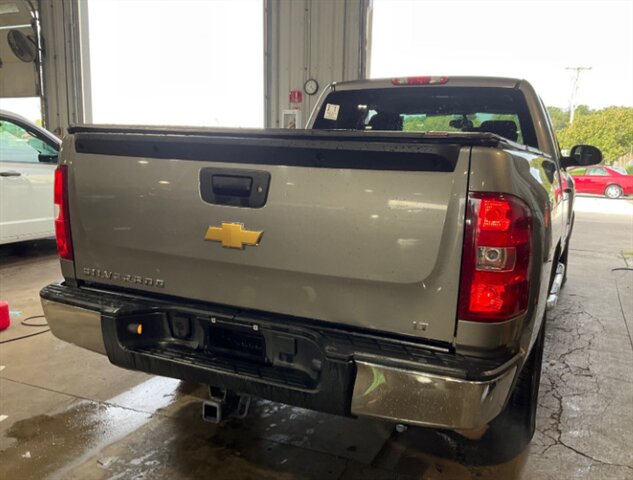 2013 Chevrolet Silverado 1500 LT - Photo 2 - Elkhart, IN 46514